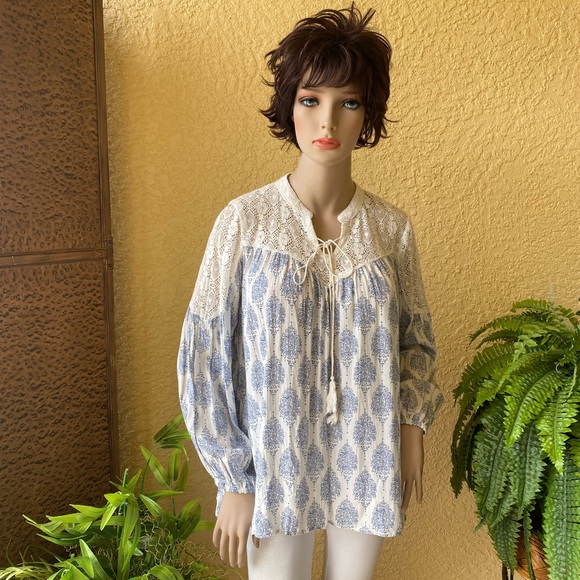 lola P Tops - Lola P brand blue & white pheasant top
